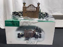 DEPT 56 Village Accesories & Christmas City Series & Dickens Village lot Of 8