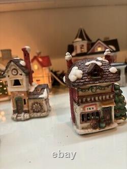 Department 56 Dickens Christmas Village 16 Piece Set