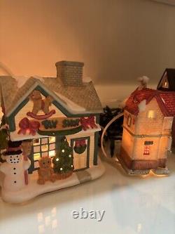 Department 56 Dickens Christmas Village 16 Piece Set