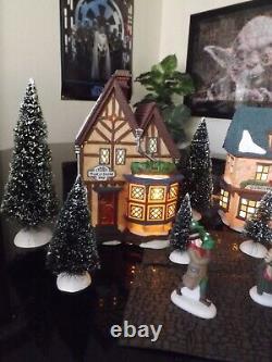 Department 56, Dickens' Village, Manchester Square, 25 pc-pre-owned