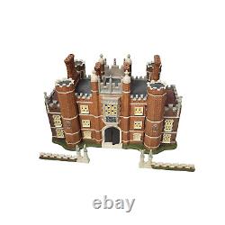 Department 56 Dickens Village Series Hampton Court 6000581 IOB