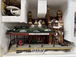 Department 56 Dickens Village Series OLD QUEENSBRIDGE STATION Set