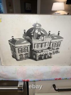 Department 56 Dickens Village Series Victoria Station Vintage with Original box