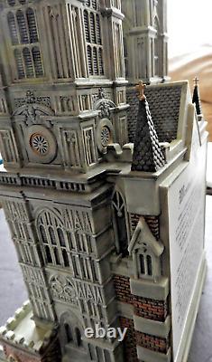 Department 56 WESTMINSTER ABBEY Dickens Village Series 56 58517 withlight & Box