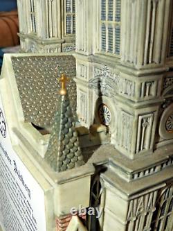 Department 56 WESTMINSTER ABBEY Dickens Village Series 56 58517 withlight & Box