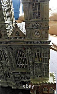 Department 56 WESTMINSTER ABBEY Dickens Village Series 56 58517 withlight & Box