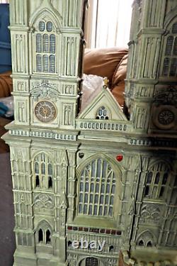 Department 56 WESTMINSTER ABBEY Dickens Village Series 56 58517 withlight & Box