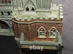 Department 56 WESTMINSTER ABBEY Dickens Village Series 56 58517 withlight & Box