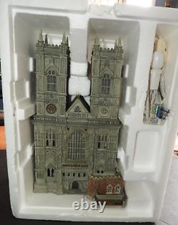 Department 56 WESTMINSTER ABBEY Dickens Village Series 56 58517 withlight & Box