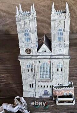 Department 56 Westminister Abbey Dickens Village #58517 Retired 2002 Good, Light