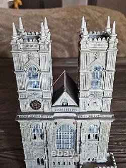 Department 56 Westminister Abbey Dickens Village #58517 Retired 2002 Good, Light