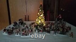 Dept 56 CHRISTMAS VILLAGES LOT City Tree Dickens Carol Sleighs Vendors 16 Items