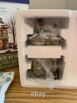Dept 56 DICKENS VILLAGE 2004 RARE Victorian Family Christmas House #58717
