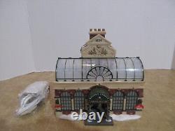 Dept. 56 Dickens Series 2002 Regent Street Coffeehouse #56.58507 Mint