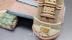 Dept 56 Tower Bridge of London, Dickens Village, Historical Landmark damages
