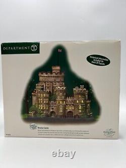 MINT Department 56 Windsor Castle #56.58720 Landmark Dickens Christmas Village