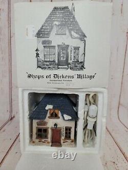 Vintage Original Dept 56 XMAS Dickens Village Heritage Collection 22 Piece Set